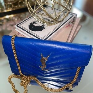 ✨Yves Saint Laurent✨ blue Quilted Clutch EUC GHW
